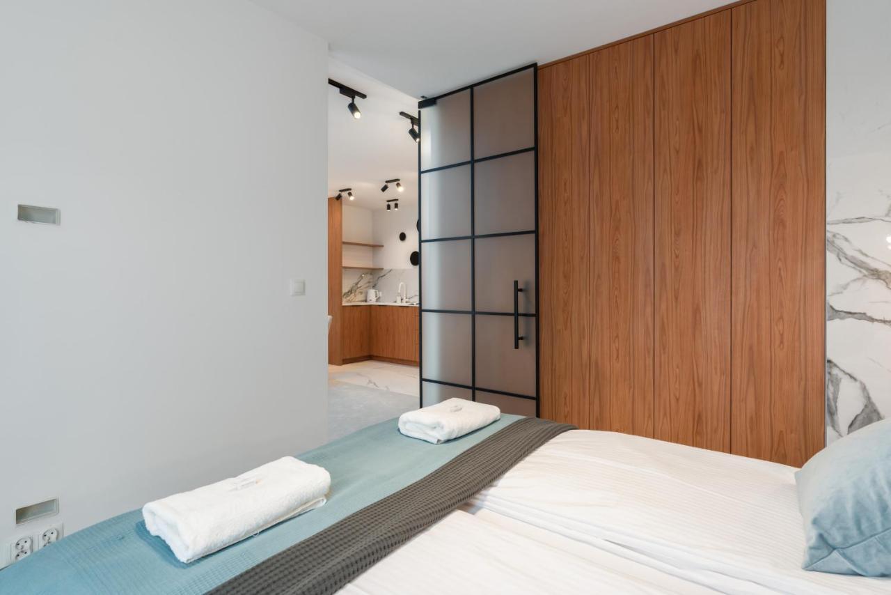 Wilczak Apartment With Free Garage Poznan By Noclegi Renters Eksteriør billede